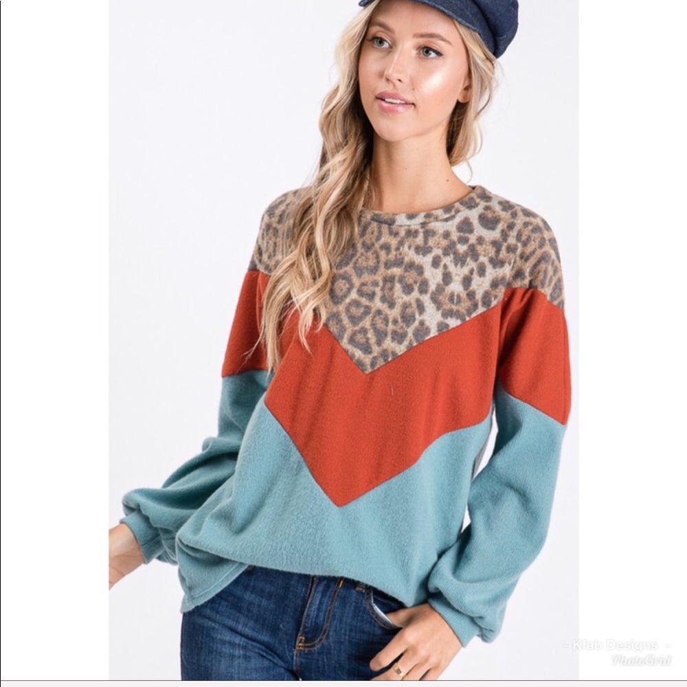 ❤️So Soft Brushed Chevron Color Block Sweatshirt! - Picture 8 of 8